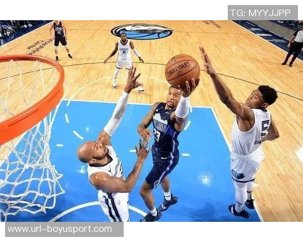 狄龙向记者诉说训练艰辛头部受伤彰显拼搏精神